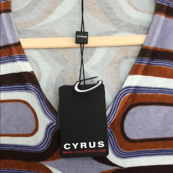 CURUS V NECK GEOMETRIC PRINT SWEATER - Picture 3 of 8